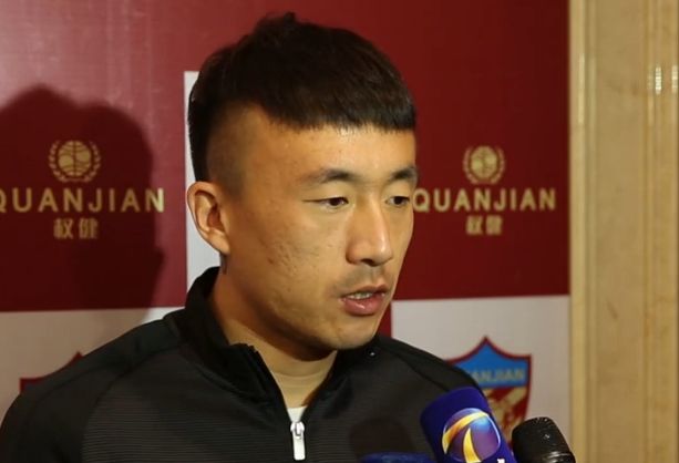 这次他停留在现代的都市，他用偷拍方式得到的画面，似乎更接近现实(如果有现实这个东西存在的话)，也比较人性化，更有着无穷的意义
